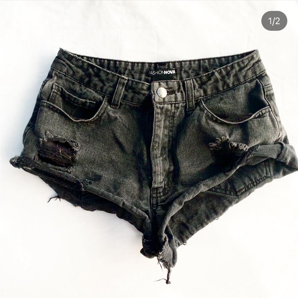 Fashion nova black shorts